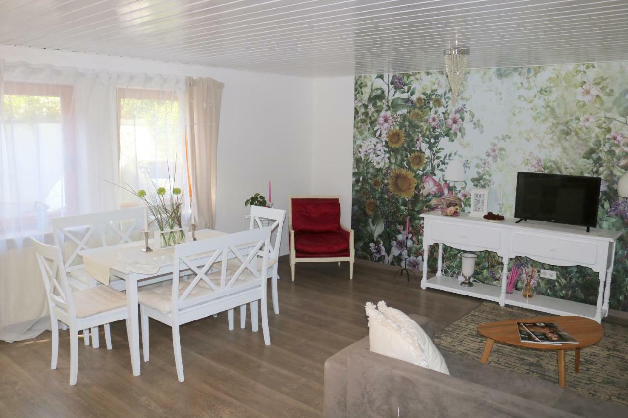 Soutterain - Wohnung Mit Senkgarten Weingarten  Exteriör bild